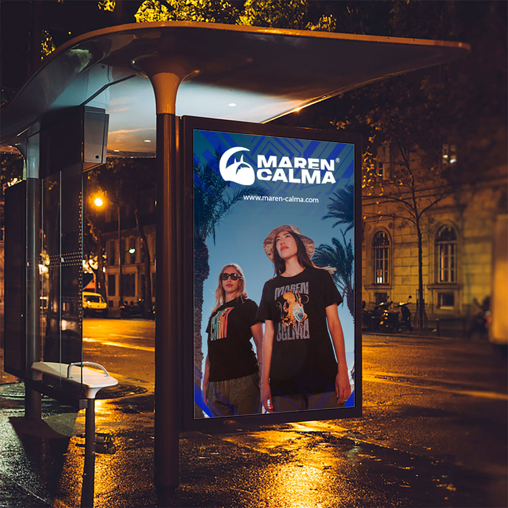 diseño-de-mupi-para-marca-de-ropa-diseño-grafico-agencia-creativa-formato-cuadrado